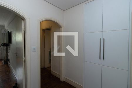 Casa à venda com 500m², 3 quartos e 7 vagas Casa à venda com 500m², 3 quartos e 7 vagasHall dos Quartos