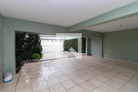 Casa à venda com 500m², 3 quartos e 7 vagas Casa à venda com 500m², 3 quartos e 7 vagasGaragem