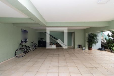 Casa à venda com 500m², 3 quartos e 7 vagas Casa à venda com 500m², 3 quartos e 7 vagasGaragem