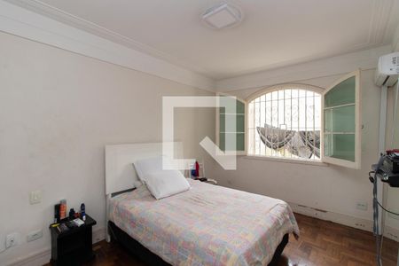 Casa à venda com 500m², 3 quartos e 7 vagas Casa à venda com 500m², 3 quartos e 7 vagasQuarto Suíte 2