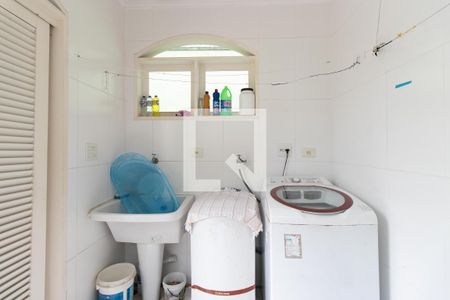 Casa à venda com 500m², 3 quartos e 7 vagas Casa à venda com 500m², 3 quartos e 7 vagasÁrea de Serviço