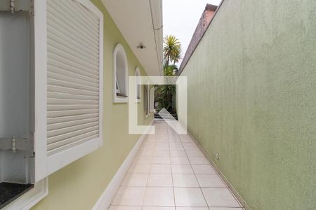 Casa à venda com 500m², 3 quartos e 7 vagas Casa à venda com 500m², 3 quartos e 7 vagasCorredor lateral