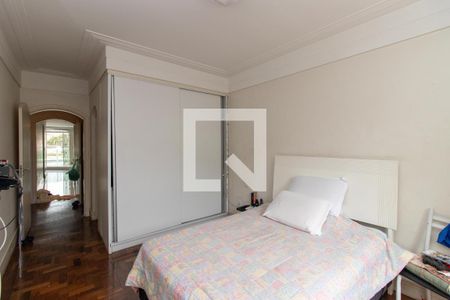 Casa à venda com 500m², 3 quartos e 7 vagas Casa à venda com 500m², 3 quartos e 7 vagasQuarto Suíte 2