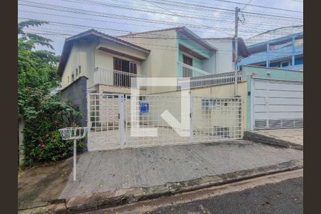 Casa à venda com 97m², 3 quartos e 2 vagas Casa à venda com 97m², 3 quartos e 2 vagasFachada