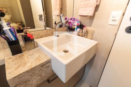 Apartamento à venda com 73m², 3 quartos e 2 vagas Apartamento à venda com 73m², 3 quartos e 2 vagasBanheiro da Suíte