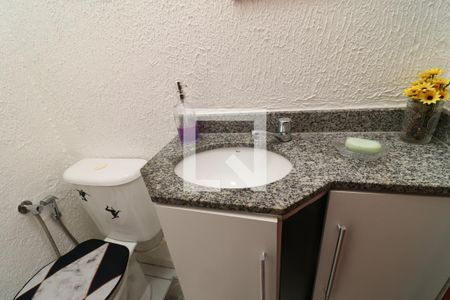 Casa à venda com 80m², 2 quartos e 2 vagasBanheiro Social