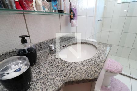 Casa à venda com 80m², 2 quartos e 2 vagasBanheiro da Suíte