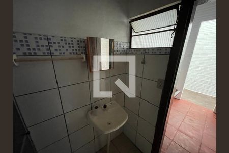 Casa de condomínio para alugar com 60m², 2 quartos e 1 vaga Casa de condomínio para alugar com 60m², 2 quartos e 1 vagaBanheiro