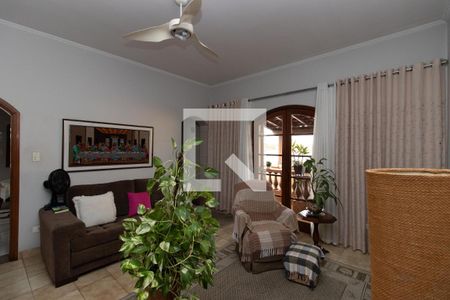 Casa à venda com 998m², 4 quartos e 7 vagasSala de TV