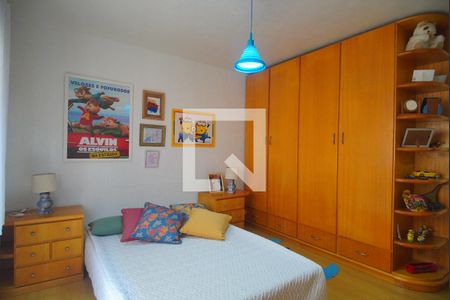 Casa à venda com 240m², 3 quartos e 2 vagas Casa à venda com 240m², 3 quartos e 2 vagasQuarto 2