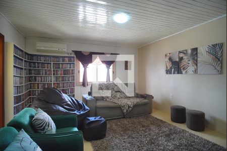 Casa à venda com 240m², 3 quartos e 2 vagas Casa à venda com 240m², 3 quartos e 2 vagasSala de TV