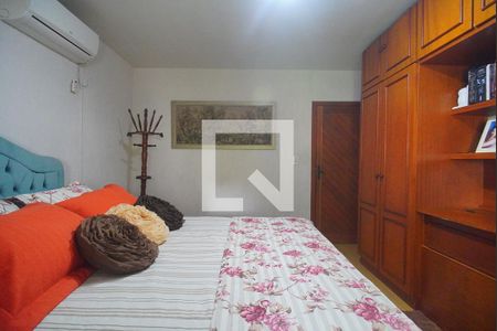 Casa à venda com 240m², 3 quartos e 2 vagas Casa à venda com 240m², 3 quartos e 2 vagasQuarto 1