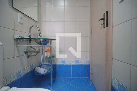 Casa à venda com 240m², 3 quartos e 2 vagas Casa à venda com 240m², 3 quartos e 2 vagasBanheiro 2