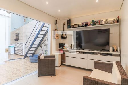 Casa à venda com 150m², 3 quartos e 2 vagasEdícula - Sala de TV