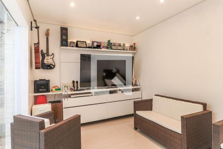 Casa à venda com 150m², 3 quartos e 2 vagasEdícula - Sala de TV