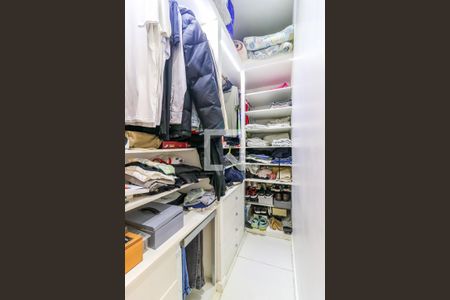 Casa à venda com 150m², 3 quartos e 2 vagasCloset da Suíte