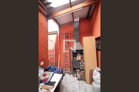 Casa à venda com 100m², 4 quartos e 2 vagas Casa à venda com 100m², 4 quartos e 2 vagasQuintal com Churrasqueira