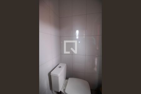 Casa à venda com 100m², 4 quartos e 2 vagas Casa à venda com 100m², 4 quartos e 2 vagasBanheiro 2