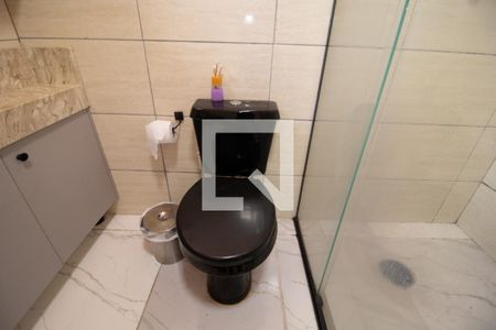 Casa à venda com 100m², 4 quartos e 2 vagas Casa à venda com 100m², 4 quartos e 2 vagasBanheiro