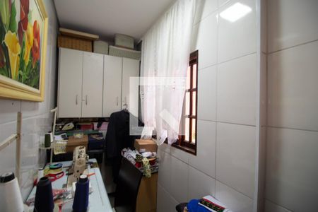 Casa à venda com 100m², 4 quartos e 2 vagas Casa à venda com 100m², 4 quartos e 2 vagasQuarto 4