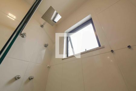 Casa de condomínio à venda com 600m², 4 quartos e 3 vagasBanheiro da Suíte 1