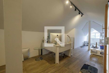 Casa de condomínio à venda com 600m², 4 quartos e 3 vagasSótão