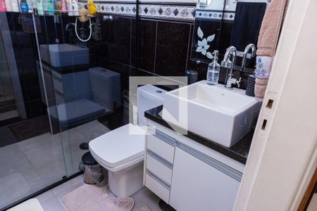 Apartamento à venda com 53m², 2 quartos e 1 vaga Apartamento à venda com 53m², 2 quartos e 1 vagaBanheiro