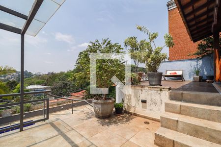 Casa à venda com 324m², 4 quartos e 4 vagas Casa à venda com 324m², 4 quartos e 4 vagasÁrea externa