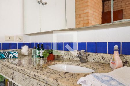 Casa à venda com 324m², 4 quartos e 4 vagas Casa à venda com 324m², 4 quartos e 4 vagasBanheiro da Suíte 1