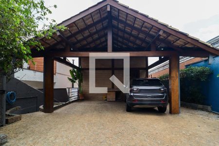 Casa à venda com 324m², 4 quartos e 4 vagas Casa à venda com 324m², 4 quartos e 4 vagasGaragem
