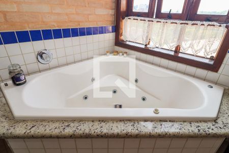 Casa à venda com 324m², 4 quartos e 4 vagas Casa à venda com 324m², 4 quartos e 4 vagasBanheiro da Suíte 1