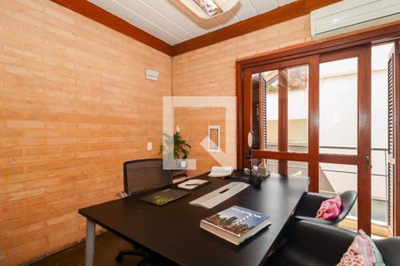 Casa à venda com 324m², 4 quartos e 4 vagas Casa à venda com 324m², 4 quartos e 4 vagasSuíte 2