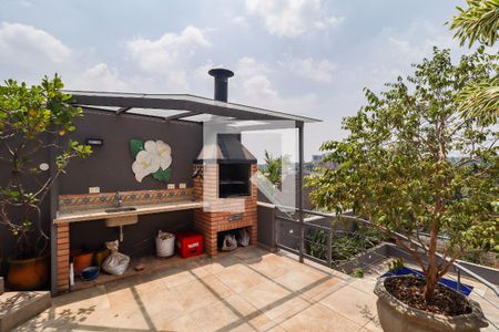 Casa à venda com 324m², 4 quartos e 4 vagas Casa à venda com 324m², 4 quartos e 4 vagasÁrea externa