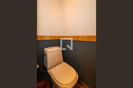 Casa à venda com 324m², 4 quartos e 4 vagas Casa à venda com 324m², 4 quartos e 4 vagasLavabo