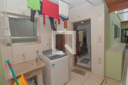 Casa à venda com 150m², 3 quartos e 2 vagas Casa à venda com 150m², 3 quartos e 2 vagasÁrea de serviço