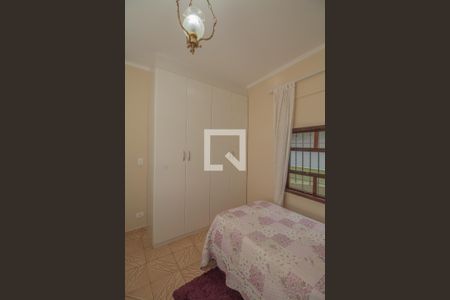 Casa à venda com 150m², 3 quartos e 2 vagas Casa à venda com 150m², 3 quartos e 2 vagasQuarto