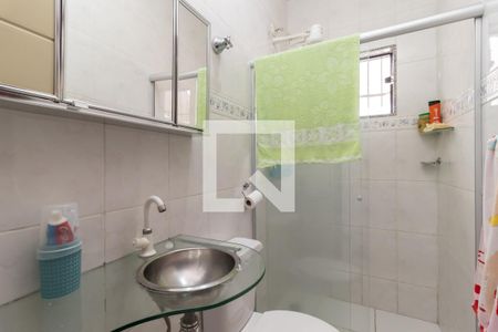 Casa à venda com 200m², 3 quartos e 2 vagasBanheiro 2