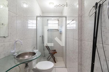 Casa à venda com 200m², 3 quartos e 2 vagasEdícula - Banheiro