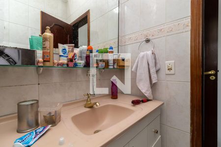 Casa à venda com 200m², 3 quartos e 2 vagasBanheiro da Suíte