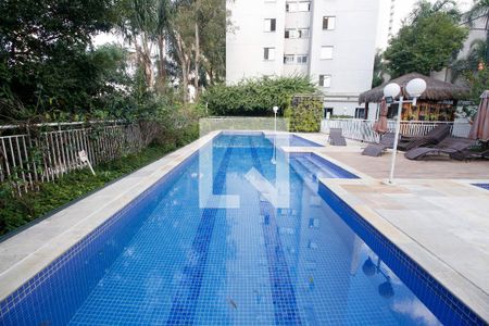 Apartamento à venda com 121m², 3 quartos e 2 vagas Apartamento à venda com 121m², 3 quartos e 2 vagasÁrea comum - Piscina