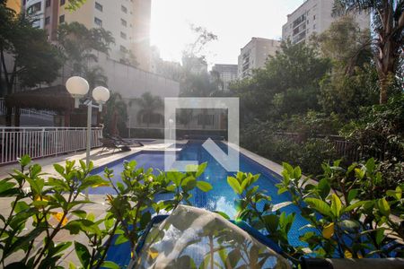Apartamento à venda com 121m², 3 quartos e 2 vagas Apartamento à venda com 121m², 3 quartos e 2 vagasÁrea comum - Piscina