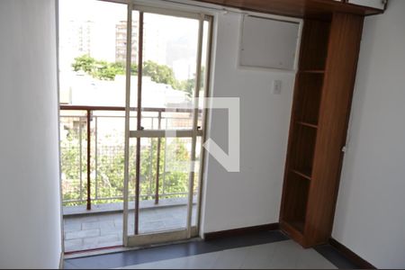 Apartamento à venda com 81m², 2 quartos e 1 vagaQuarto 2