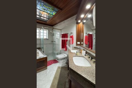 Casa de condomínio à venda com 600m², 4 quartos e 4 vagasBanheiro da Suíte 1