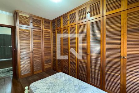 Casa de condomínio à venda com 600m², 4 quartos e 4 vagasSuíte 4