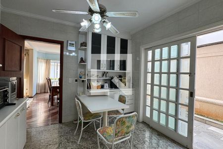 Casa de condomínio à venda com 600m², 4 quartos e 4 vagasCozinha