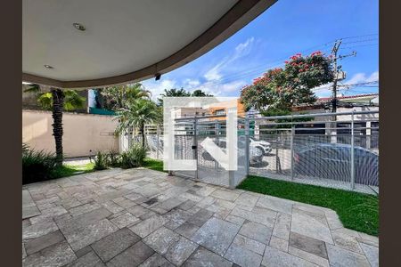 Studio à venda com 30m², 0 quarto e 1 vaga Studio à venda com 30m², 0 quarto e 1 vagaEntrada