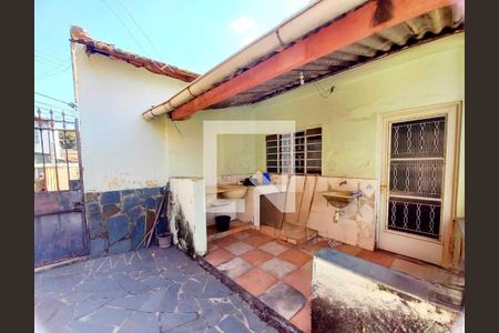 Casa à venda com 114m², 2 quartos e 2 vagas