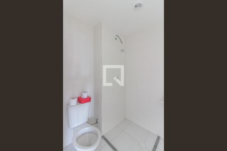 Banheiro de apartamento para alugar com 1 quarto, 26m² em Conjunto Residencial José Bonifácio, São Paulo