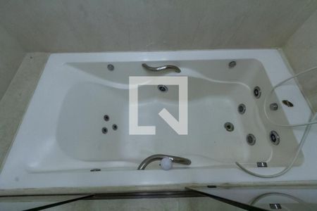 Casa à venda com 200m², 3 quartos e 3 vagas Casa à venda com 200m², 3 quartos e 3 vagasBanheiro 1