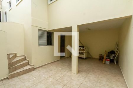 Casa à venda com 200m², 3 quartos e 3 vagas Casa à venda com 200m², 3 quartos e 3 vagasQuintal 2